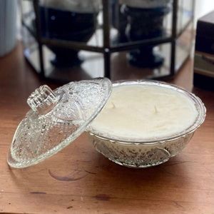 Hand Crafted Lilly and Freesia Scented Soy Candle Loveheart Pasari Candy Dish